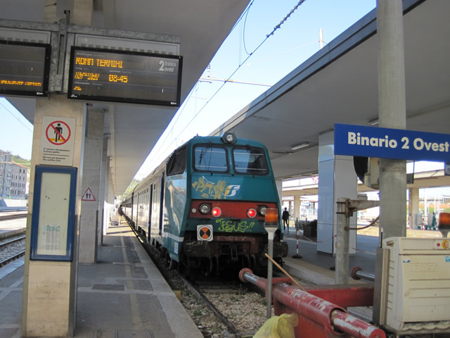 イタリア ローマからペスカーラへ移動 電車 バス 世界旅行雑記帳