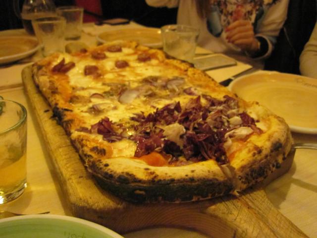写真付き ナポリ お勧めの揚げピザとは 世界旅行雑記帳