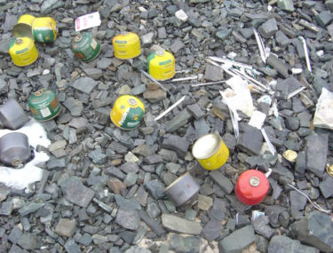 エベレスト登山 常識では考えられない 遺体が放置される場所 節約旅行 Info